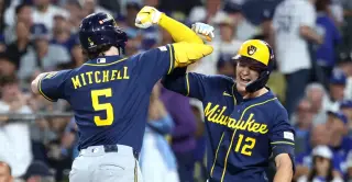 Brewers Sweep Dodgers 4-0 to Reach First World Series Since 1982