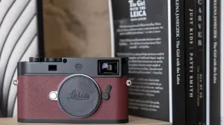 Leica debuts Chicago Edition 17 to celebrate its first flagship store in Illinois