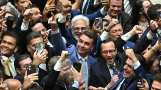 Congress Overrides Lula Veto to Slash Bolsonaro’s Prison Sentence