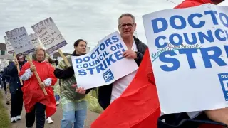 Minnesota Doctors Strike for Autonomy as Allina Health Talks Stall