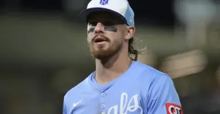 Royals place Bobby Witt Jr. on IL with back tightness; Velázquez recalled
