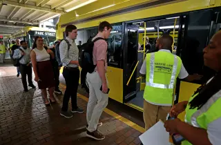 Red Line shutdown slows Boston commute to two hours