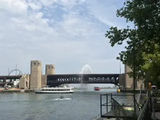 Heat Keeps Downtown Chicago Bridge Open for Hours, Causing Citywide Traffic Snarl