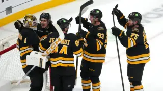 Bruins secure 3-0 season opener with late surge, capping Pastrnak's captaincy debut