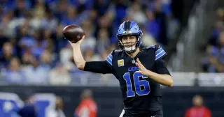 Lions Edge Packers on Late Kick; Browns, Giants, and Rams Secure Key Wins
