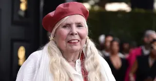 Joni Mitchell Naturalizes as U.S. Citizen After 62 Years in America