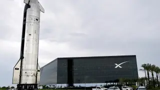 SpaceX Launches Starship Flight 14 to Achieve First Orbital Insertion