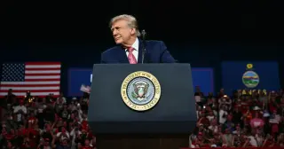 Trump’s Midterm Cash Blitz Faces Skepticism as Russia Releases U.S. Teacher