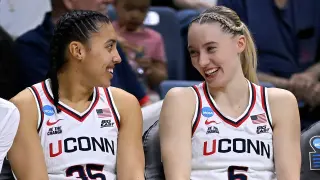 Dallas Wings dodge questions on Bueckers–Fudd romance after draft