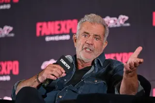 Gibson apologizes for ASL moment amid Fan Expo backlash