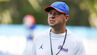 Sumrall weaponizes shoe-sniff clip to taunt Orlovsky in UF pedicure feud