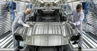 Porsche to Slash 25% of Workforce, Pivot to Premium Models Amid Profit Collapse