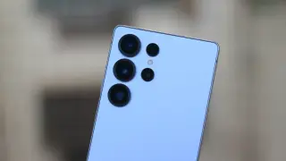 Galaxy S25 gains horizon-stabilized video with Horizontal Lock in One UI 9 beta
