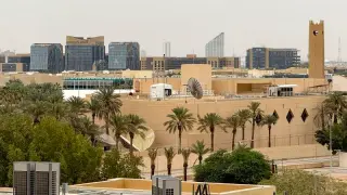 US Orders Diplomatic Drawdown in Saudi Arabia as Houthi Strikes Kill Three