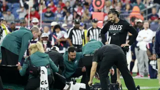 Jackson Cleared and Awake After Scary Eagles Collision