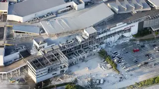 Quake Traps Shoppers as Kumamoto Mall Collapses in 7.1 Quake