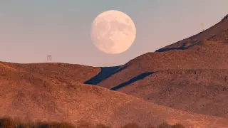 Tidal Resonance Explains How Sun and Moon Trigger Slow Earthquakes