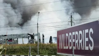 Russia Strikes Kryvyi Rih Steel Plant; Kyiv Hits Moscow Region Logistics Hub
