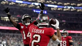Bucs stun Cowboys 24-16 as rookie Daniels and Irving lead historic turnaround