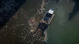 Robotic Cleanup Fleet Aims to Remove 90% of Ocean Plastic by 2040
