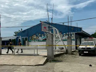 Three dead, seven wounded as two suspects arrested in Tacloban high school shooting