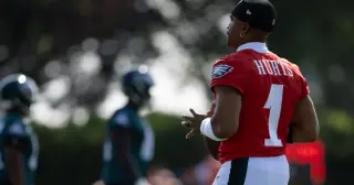 Hurts Shines in Brief Eagles Practice as QB Battle Heats Up