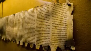 New theory links Dead Sea Scrolls' 364-day calendar to early use and later abandonment