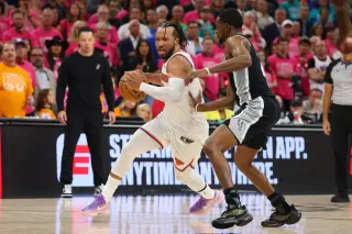 Brunson’s Late Heroics Carry Knicks Past Towns in Game 1 Thriller