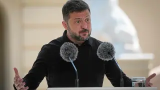 Ukraine braces for looming massive Russian strike, Zelenskyy warns