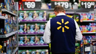 Walmart trims 1,000 roles to streamline ops and boost its tech-first push