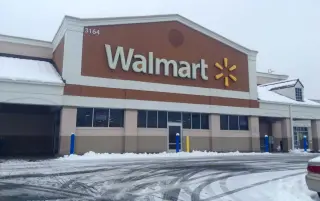 Walmart Tops the Street, Lifts Guidance, but Stock Slumps on Reinvested Margin Gains