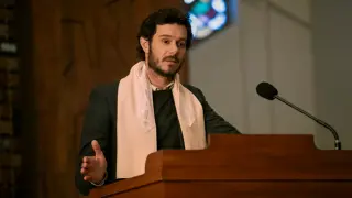 Rabbi Steve Leder Confronts Adam Brody Over Gaza Comments Ahead of 'Nobody Wants This' Season 3
