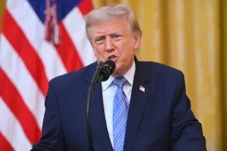 Trump Urges GOP to Vote by Mail as Midterm Polls Turn Against Republicans