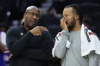 Knicks' Championship Euphoria Ends in 106-100 Loss to 76ers on Banner Night