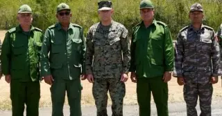 Rare SOUTHCOM chief meets Cuban generals at Guantánamo Bay edge amid tensions