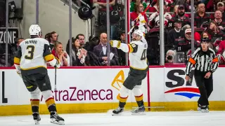Pavelski nudge unlocks Hertl's late playoff burst for Vegas