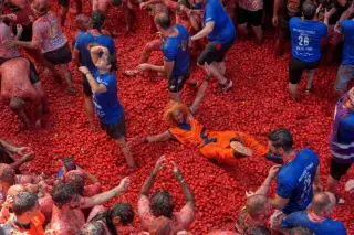 Spain’s Buñol hosts global crowd for iconic La Tomatina tomato fight