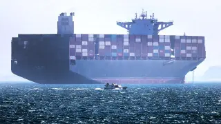 Hormuz Strait: Divided claims of control as traffic stays well below normal
