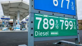 Record Diesel Prices Threaten U.S. Economy as Refining Bottlenecks Persist