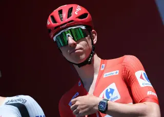 Pogačar Crashes Out of 2026 Vuelta, Mas Takes GC Lead
