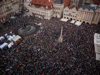 Czechs Rally Against Babiš’s Overnight Media Funding Shift