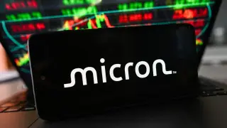 Tepper rotates out of AI-memory names into Magnificent Seven in Q2