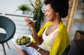 Experts Diverge on Best Strategies to Combat Stubborn Belly Fat and Heart Risks