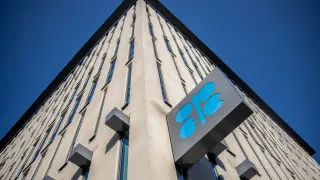 European equities ease as UAE exits OPEC, clouding the oil outlook