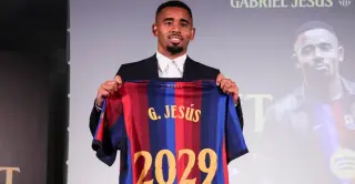 Gabriel Jesus to wear Barcelona's No. 9 after Arsenal transfer