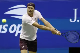Zverev cruises to US Open semis, sets up Khachanov clash