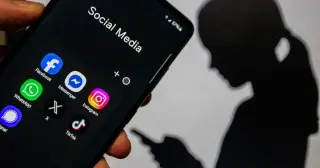 UK plans teen-focused social media curbs, autoplay defaults and curfews