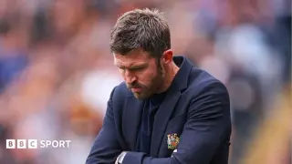 Hull City stun United as Carrick pledges to stay the course