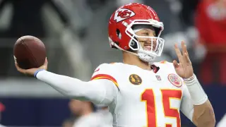 Chiefs' Draft-Down Plan Would Load Mahomes with Elite Weapons