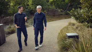 Traders bet Apple will discuss AI, China tariffs, and wearables on earnings call